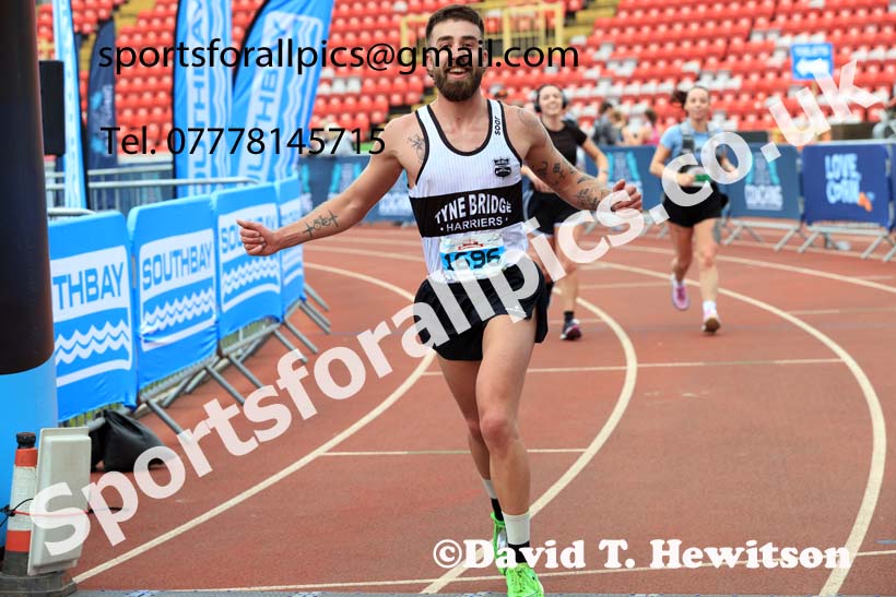 Gateshead Half Marathon, 2024 Gateshead Marathon, Half Marathon and 10k, Gateshead Stadium.  Photo: David T. Hewitson/Sports for All Pics